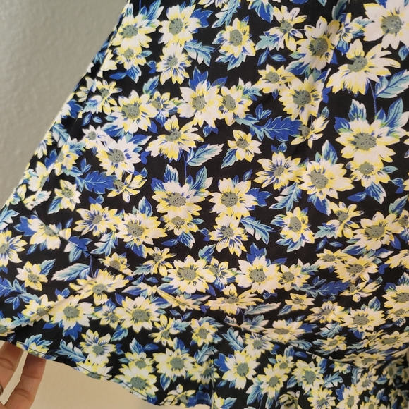 MOTEL FLORAL SHORT SLEEVE BUTTON DOWN RUFFLES ROMPER WOMENS SIZE XL - Picture 9 of 16